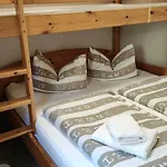 Sessles Waldhaeuschen Dietzhausen בית נופש זול