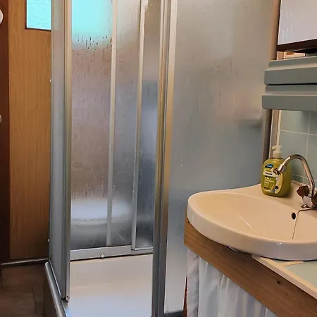 Sessles Waldhaeuschen Dietzhausen