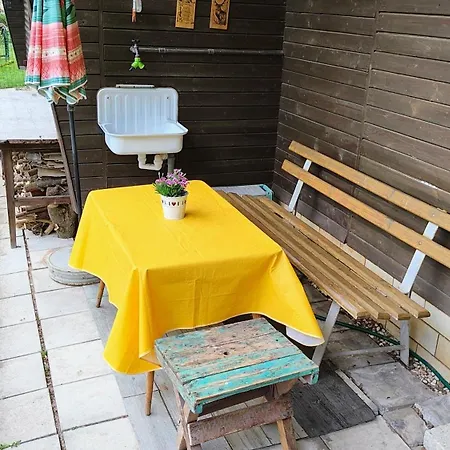 Sessles Waldhaeuschen Dietzhausen Semesterbostad *
