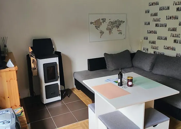 Sessles Waldhaeuschen Dietzhausen בית נופש זול