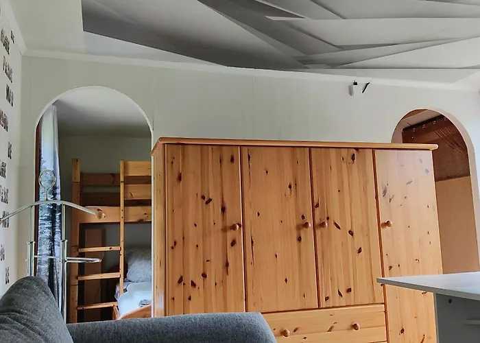 Sessles Waldhaeuschen Dietzhausen *